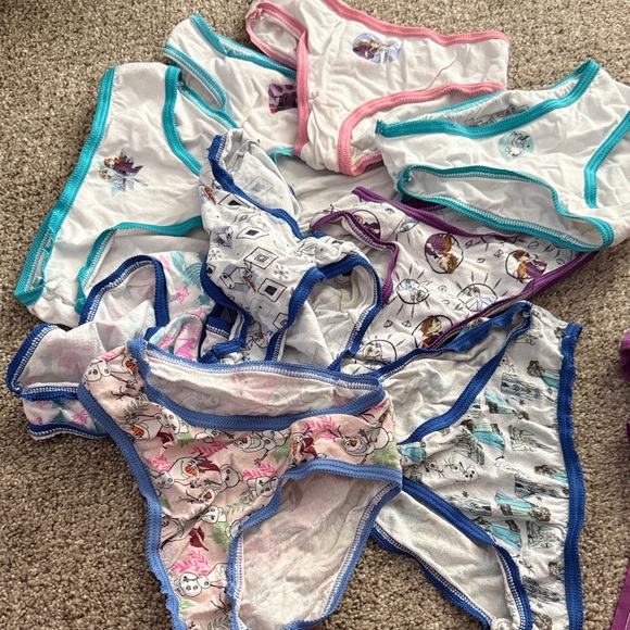 Assorted Kids Printed Panties - Picture 4 of 9